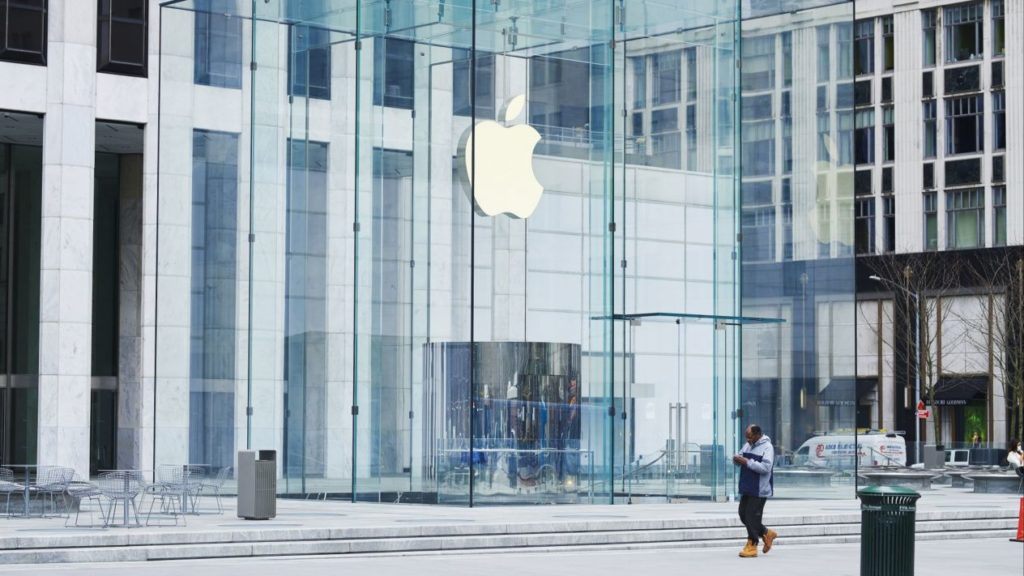 Apple prevé reabrir tiendas en abril Apple prevé reabrir tiendas en abril
