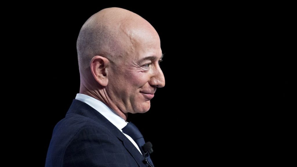Jeff Bezos se hace cada vez más rico en medio de la pandemia: su fortuna llega a 138,500 mdd