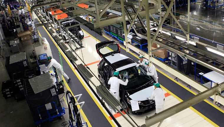 Ensamble de autos cae 99% en abril; sólo KIA y Ford produjeron vehículos