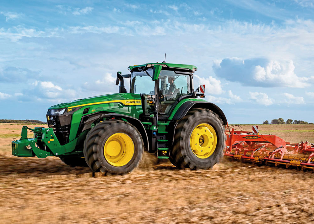 John Deere serie 8R, poder al cubo