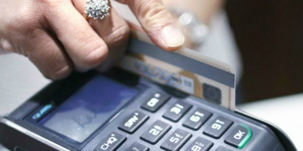 credito-tarjetas-reuters1240