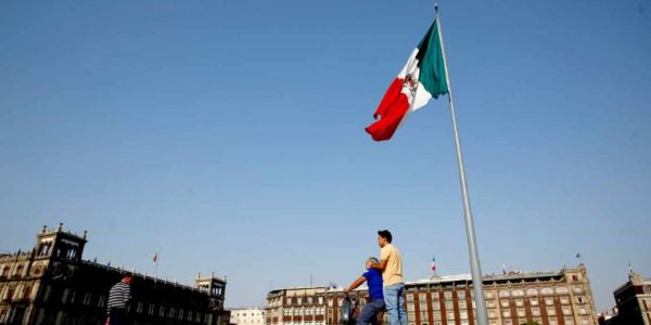 zocalo-cdmx-covid-reuters.jpg_578925998-2
