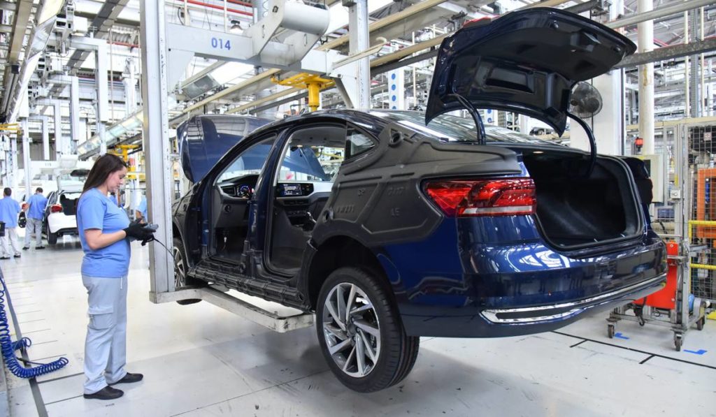 Produção de veículos deve crescer 7,3% em 2020, projeta Anfavea