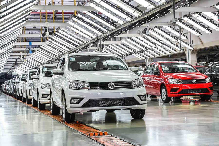 Produção do novo Gol com transmissão automática, na fábrica VW de Taubaté