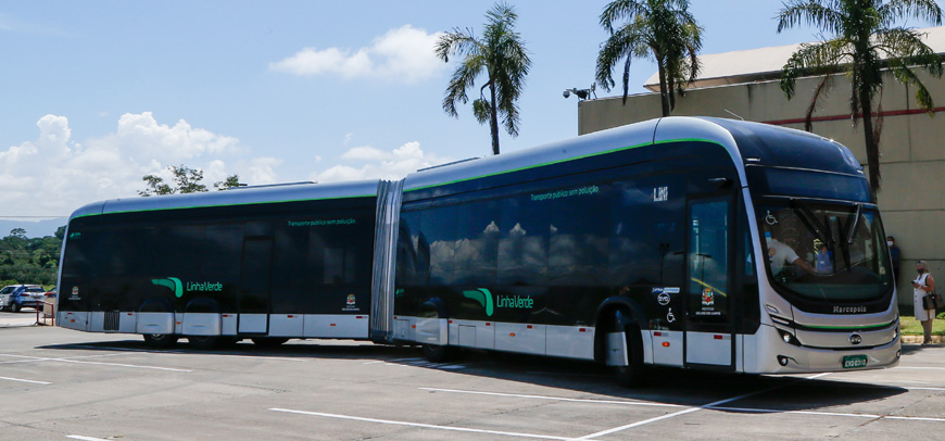 BYD apresenta primeiro ônibus articulado elétrico produzido no Brasil