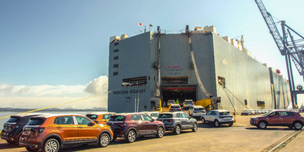 VW-Brasil-celebra-o-marco-histórico-de-4-milhões-de-veículos-exportados-TD-Auto[1]